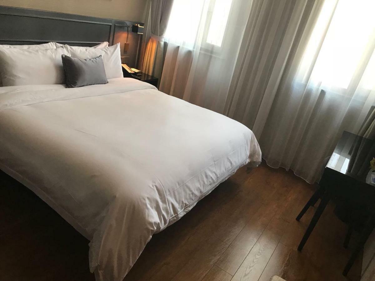 Yitel Premium Hotel Шанхай Екстер'єр фото