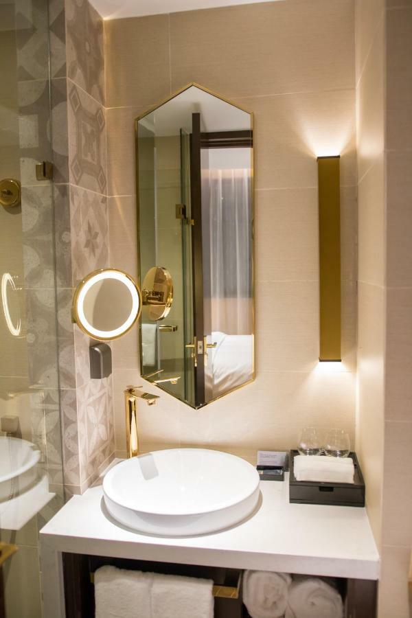 Yitel Premium Hotel Шанхай Екстер'єр фото